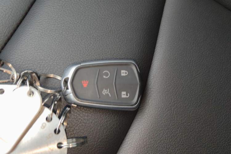 Used Cadillac XT5 2021 2.0T Two-Wheel Drive Luxury Version Vehicle Key