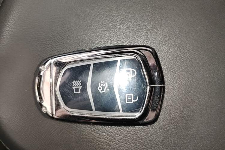 Used Cadillac XT5 2021 28T Luxury Model Vehicle Key