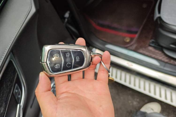 Used Cadillac XT5 2021 2.0T Two-Wheel Drive Luxury Version Vehicle Key