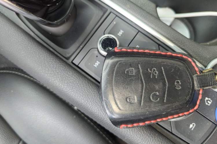 Used Cadillac XT5 2021 2.0T Two-Wheel Drive Luxury Version Vehicle Key