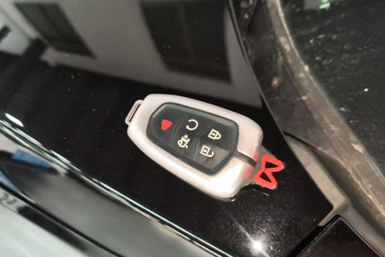 Used Cadillac XT5 2021 2.0T Two-Wheel Drive Luxury Version Vehicle Key