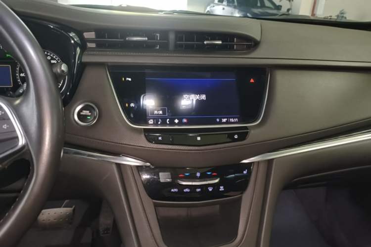 Used Cadillac XT5 2021 28T Four-Wheel Drive Luxury Version Audio And AC Panel