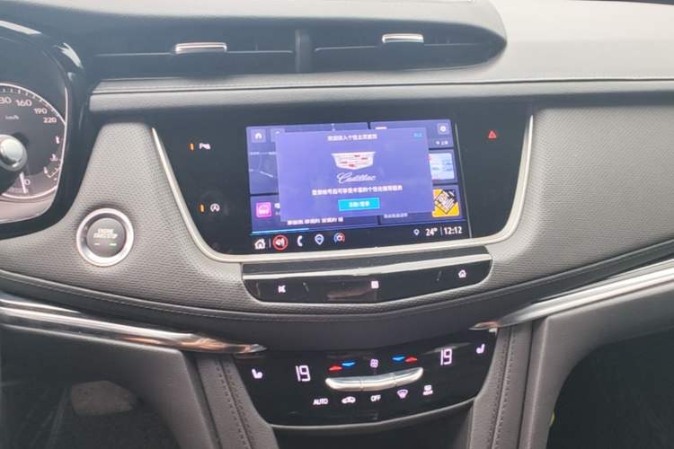 Used Cadillac XT5 2021 2.0T Four-Wheel Drive Luxury Version Audio And AC Panel
