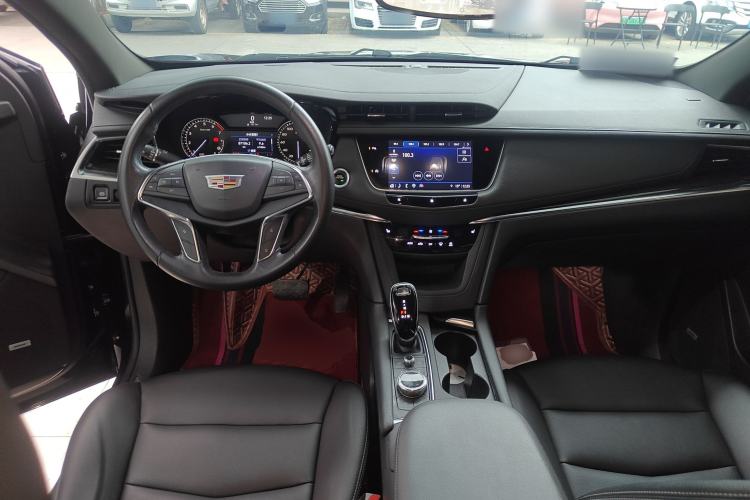 Used Cadillac XT5 2021 28T Luxury Model Center Console