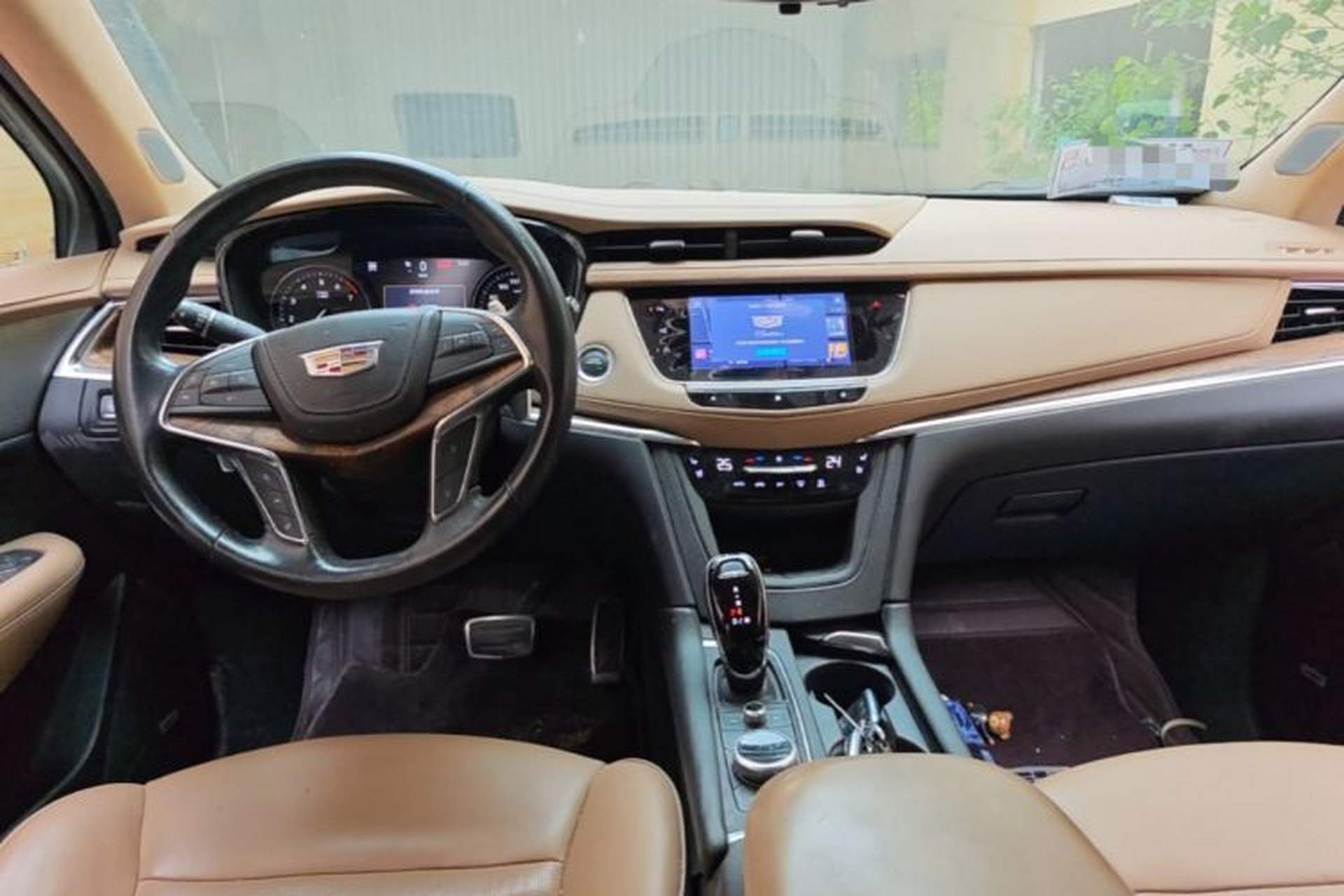 Used Cadillac XT5 2021 2.0T Four-Wheel-Drive Platinum Edition Center Console
