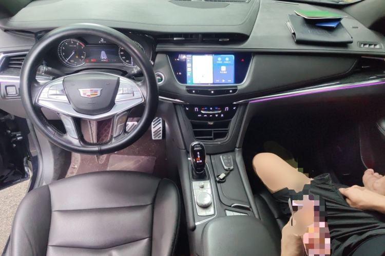 Used Cadillac XT5 2021 28T Luxury Model Center Console