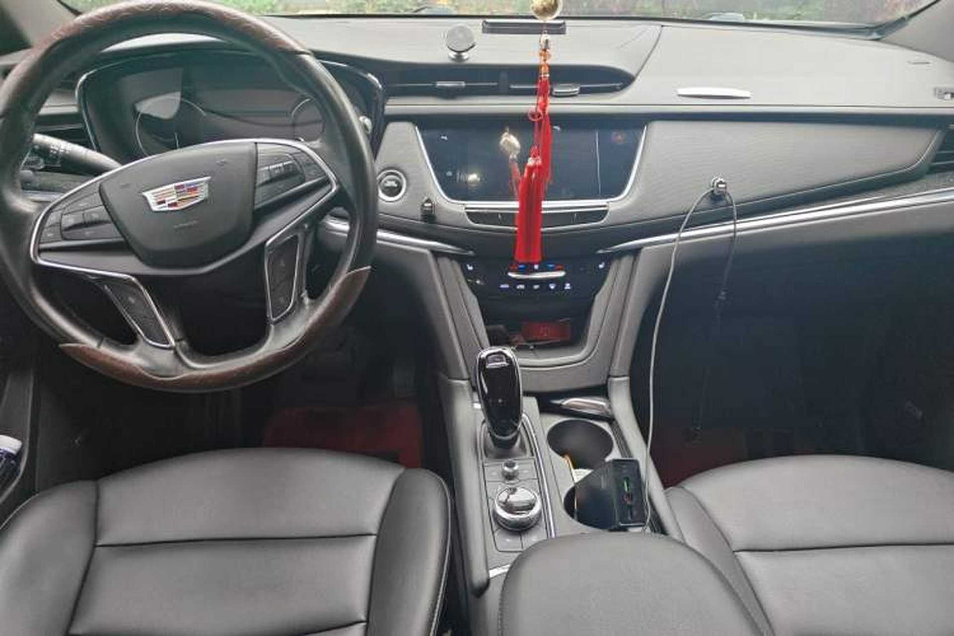 Used Cadillac XT5 2021 2.0T Four-Wheel Drive Luxury Version Center Console