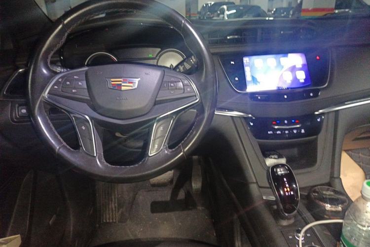 Used Cadillac XT5 2021 28T Four-Wheel Drive Luxury Version Center Console