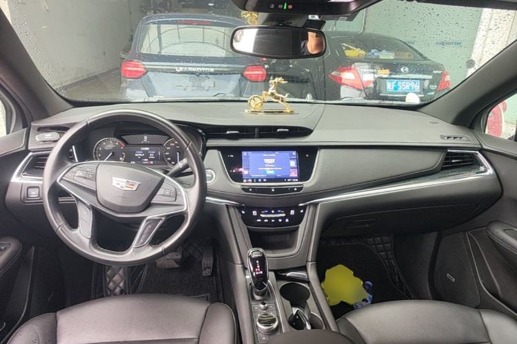 Used Cadillac XT5 2021 2.0T Four-Wheel Drive Luxury Version Center Console
