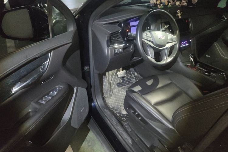 Used Cadillac XT5 2021 28T Luxury Model Driver Seat