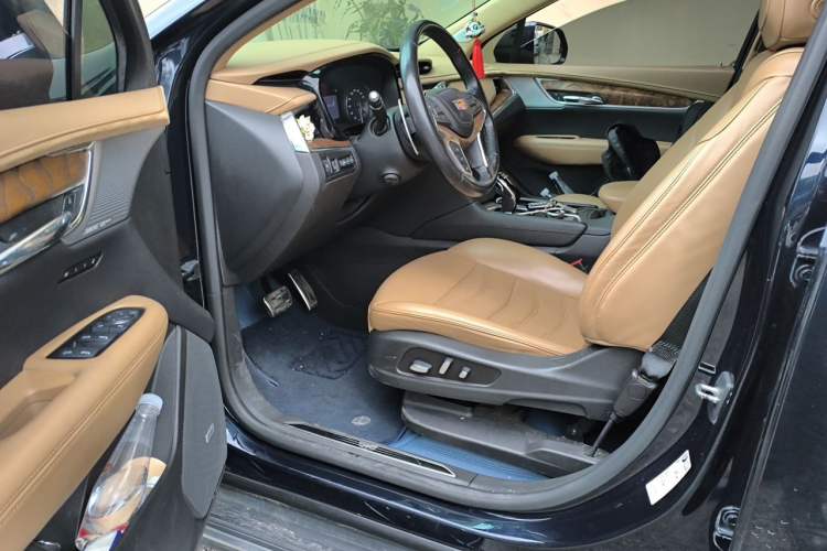 Used Cadillac XT5 2021 28T Four-Wheel Drive Platinum Sport Edition Driver Seat
