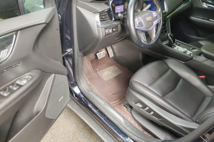 Used Cadillac XT5 2021 28T Luxury Model Driver Seat