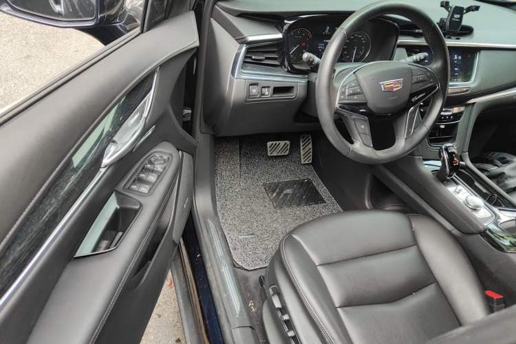 Used Cadillac XT5 2021 28T Luxury Model Driver Seat