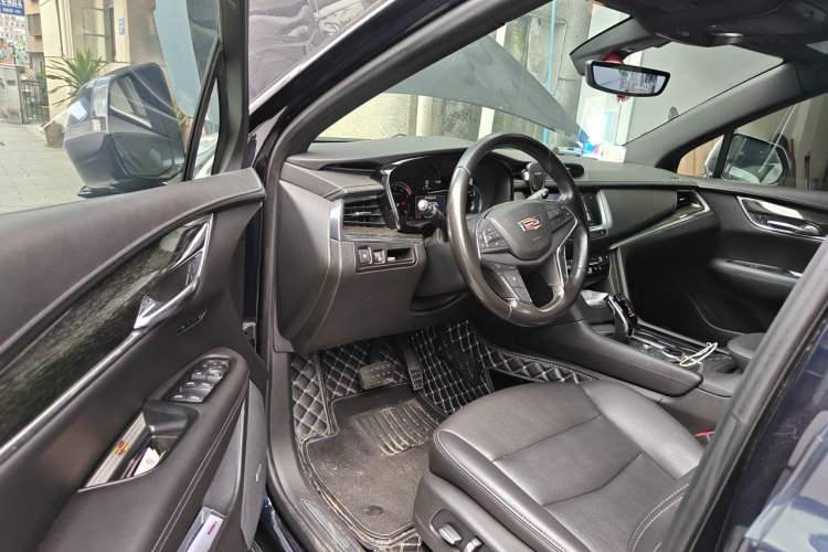 Used Cadillac XT5 2021 28T Luxury Model Driver Seat