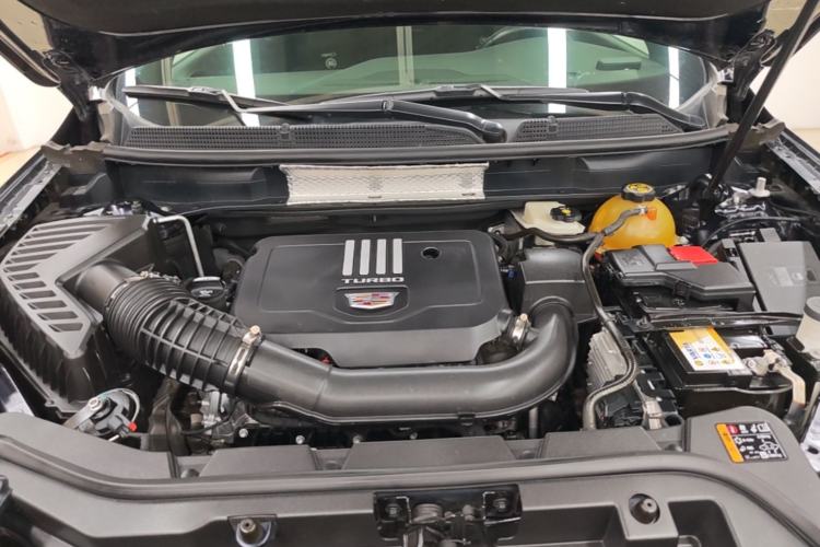 Used Cadillac XT5 2021 28T Tech Edition Engine Bay