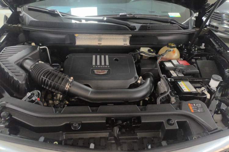 Used Cadillac XT5 2021 28T Luxury Model Engine Bay
