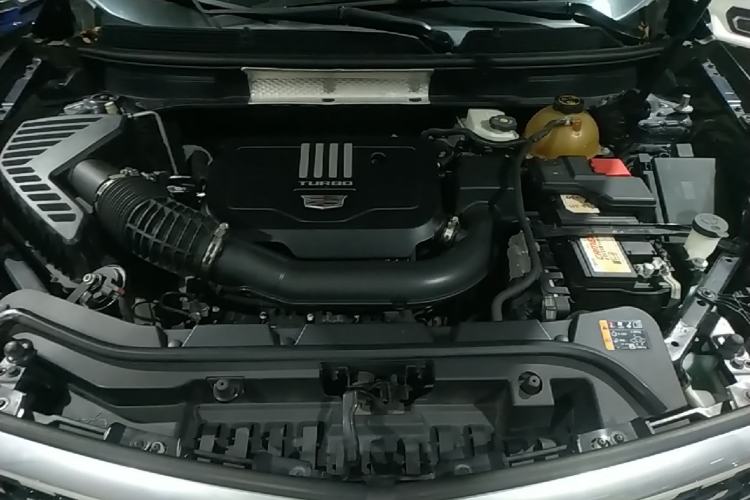 Used Cadillac XT5 2021 28T Luxury Model Engine Bay