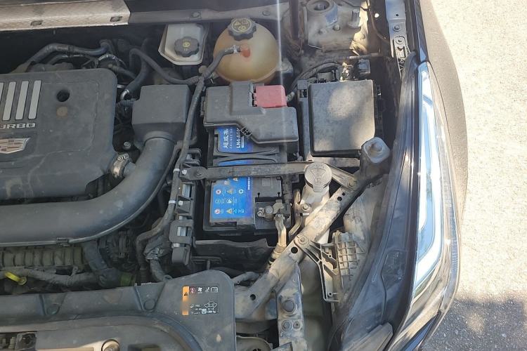 Used Cadillac XT5 2021 28T Four-Wheel Drive Luxury Version Engine Bay Left