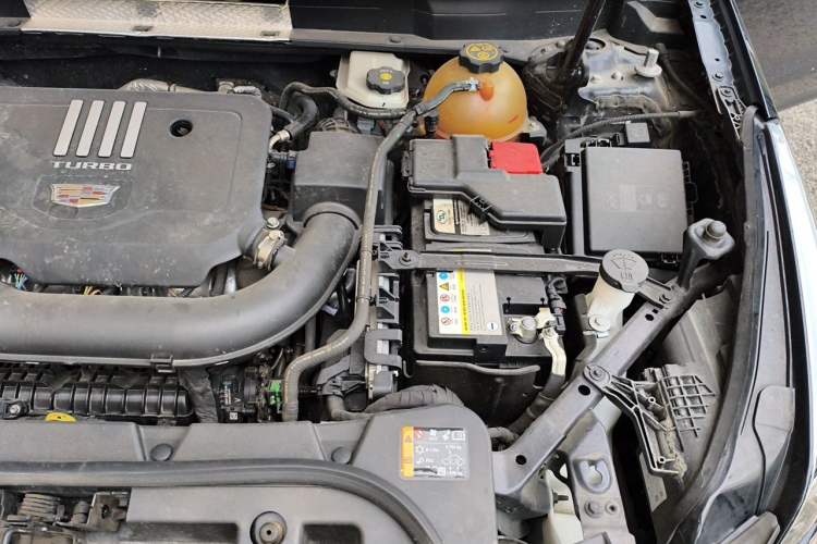 Used Cadillac XT5 2021 28T Four-Wheel Drive Platinum Sport Edition Engine Bay Left