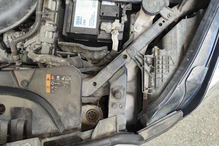 Used Cadillac XT5 2021 28T Luxury Model Engine Bay Left