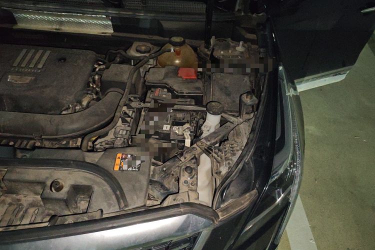 Used Cadillac XT5 2021 28T Luxury Model Engine Bay Left
