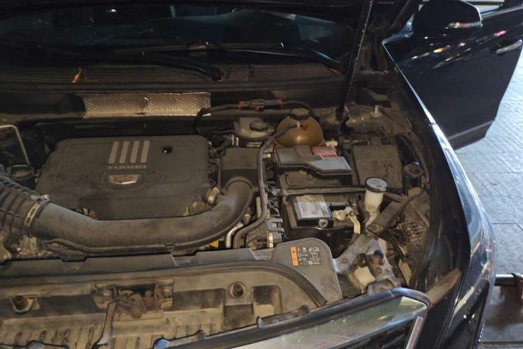 Used Cadillac XT5 2021 2.0T Two-Wheel Drive Luxury Version Engine Bay Left