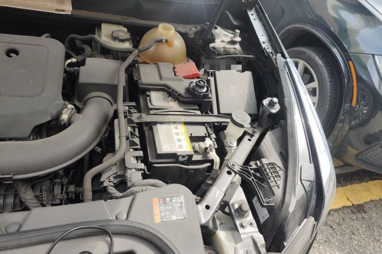 Used Cadillac XT5 2021 28T Luxury Model Engine Bay Left