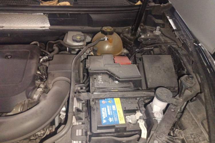 Used Cadillac XT5 2021 28T Four-Wheel Drive Luxury Version Engine Bay Left