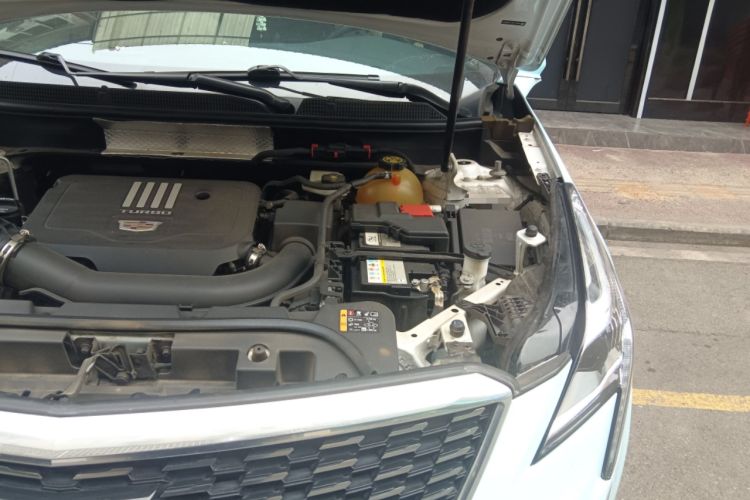 Used Cadillac XT5 2021 2.0T Two-Wheel Drive Luxury Version Engine Bay Left