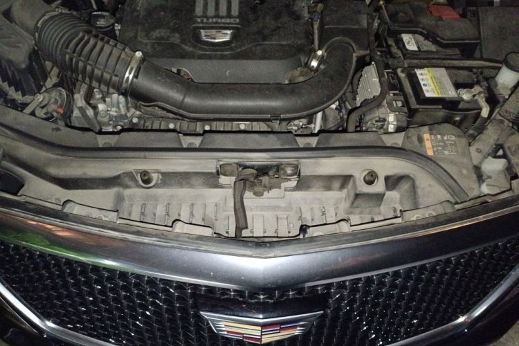 Used Cadillac XT5 2021 2.0T Four-Wheel Drive Premium Edition Engine Bay