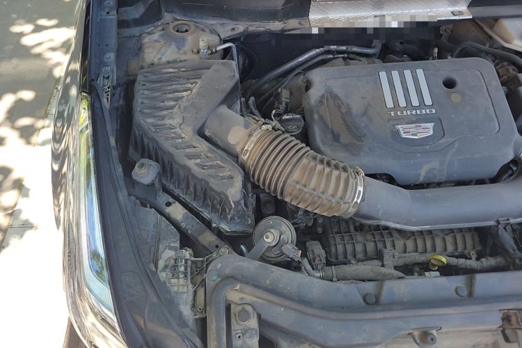 Used Cadillac XT5 2021 28T Four-Wheel Drive Luxury Version Engine Bay Right