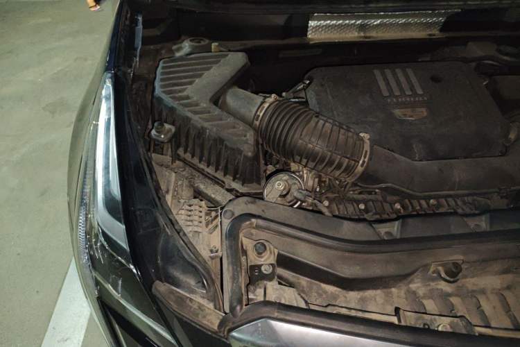 Used Cadillac XT5 2021 28T Luxury Model Engine Bay Right