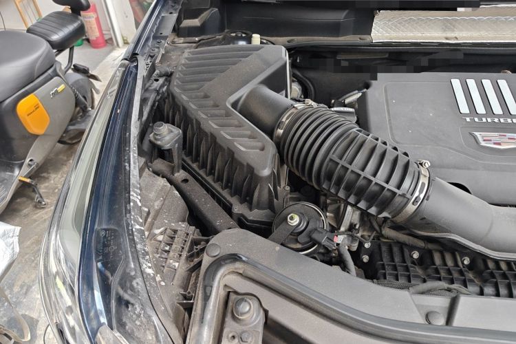 Used Cadillac XT5 2021 28T Luxury Model Engine Bay Right