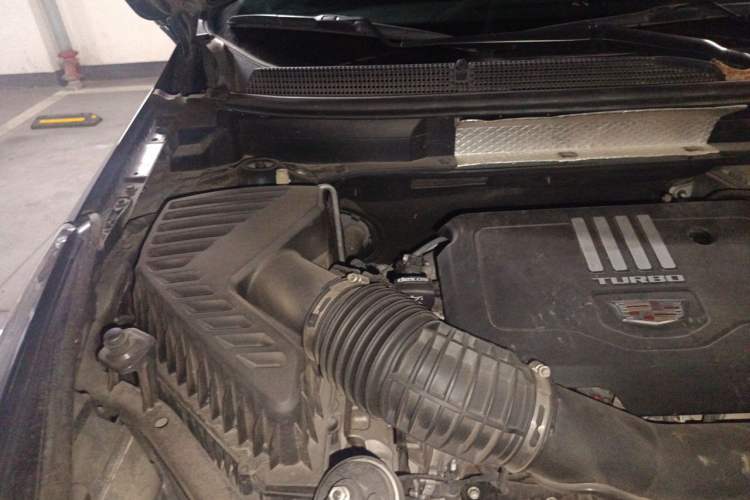 Used Cadillac XT5 2021 28T Four-Wheel Drive Luxury Version Engine Bay Right