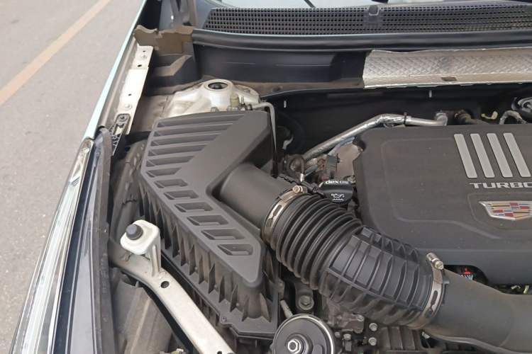 Used Cadillac XT5 2021 2.0T Two-Wheel Drive Luxury Version Engine Bay Right