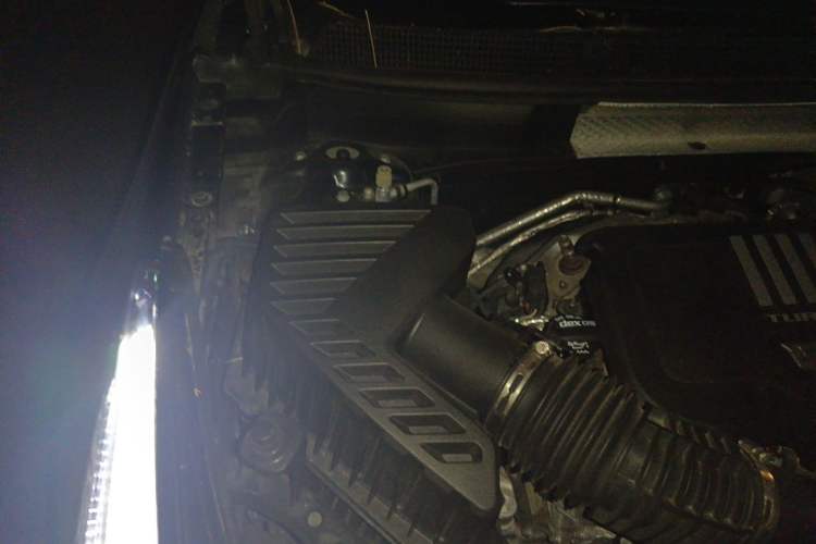 Used Cadillac XT5 2021 2.0T Two-Wheel Drive Luxury Version Engine Bay Right