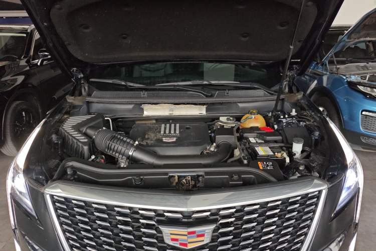 Used Cadillac XT5 2021 28T Luxury Model Engine Bay