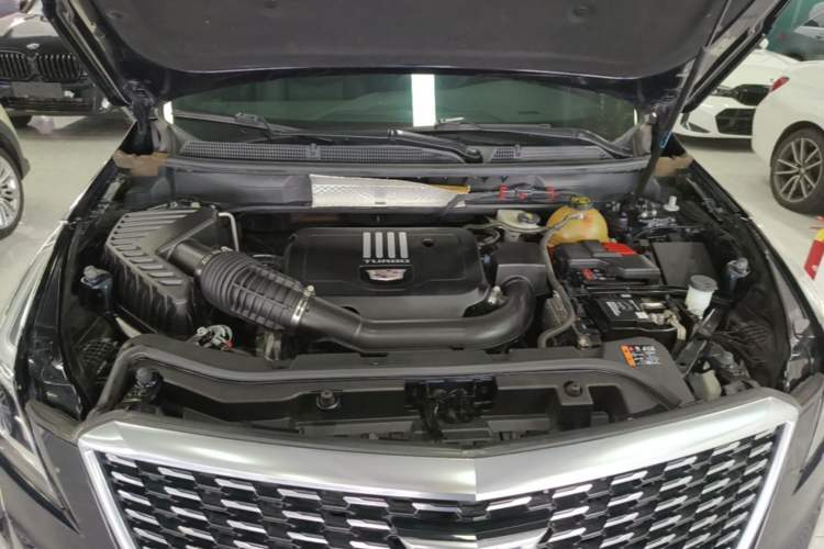 Used Cadillac XT5 2021 2.0T Two-Wheel Drive Luxury Version Engine Bay