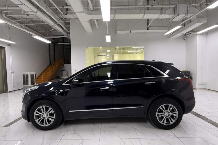 Used Cadillac XT5 2021 28T Luxury Model Exterior 2
