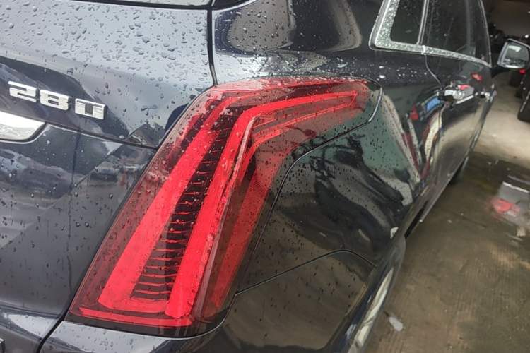 Used Cadillac XT5 2021 2.0T Four-Wheel Drive Luxury Version Exterior 3
