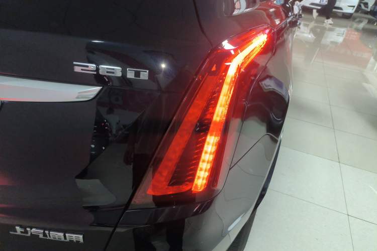 Used Cadillac XT5 2021 28T Luxury Model Exterior 6
