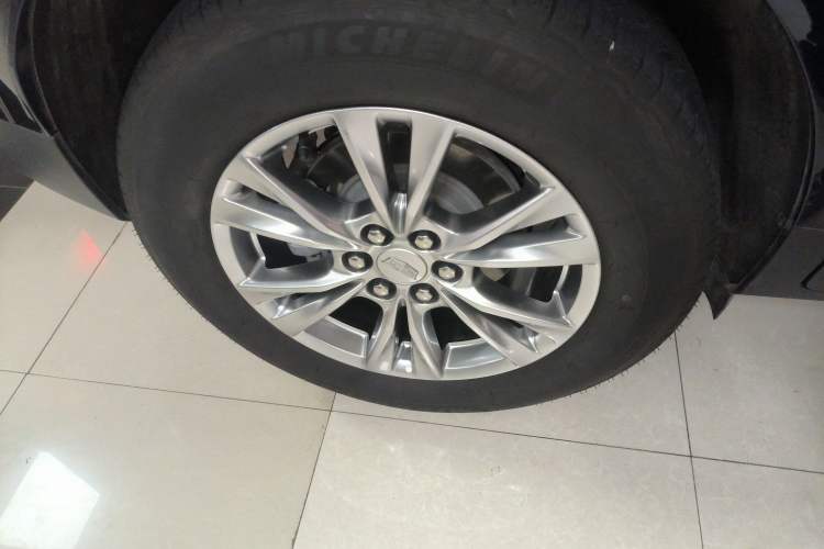 Used Cadillac XT5 2021 28T Luxury Model Exterior 8