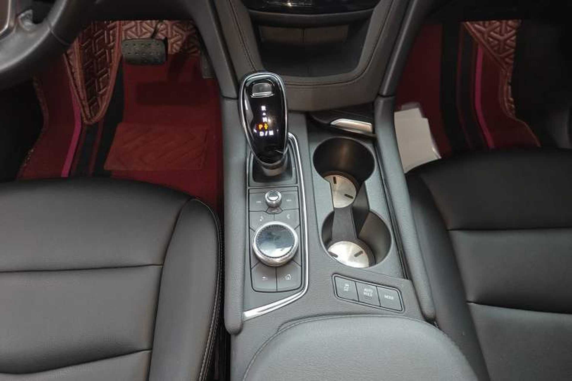 Used Cadillac XT5 2021 28T Luxury Model Gear Lever