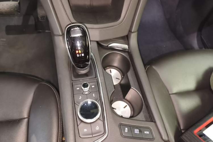 Used Cadillac XT5 2021 28T Four-Wheel Drive Luxury Version Gear Lever