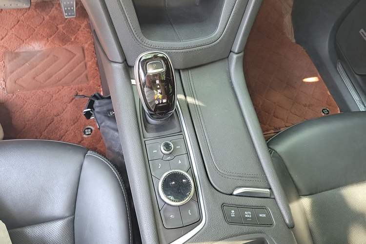 Used Cadillac XT5 2021 28T Four-Wheel Drive Luxury Version Gear Lever