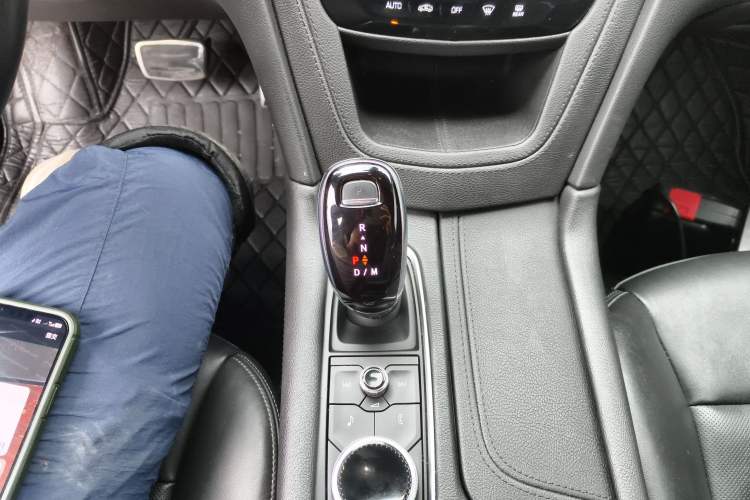 Used Cadillac XT5 2021 28T Four-Wheel Drive Leading Sport Model Gear Lever