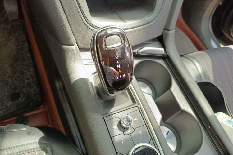 Used Cadillac XT5 2021 2.0T Two-Wheel Drive Luxury Version Gear Lever