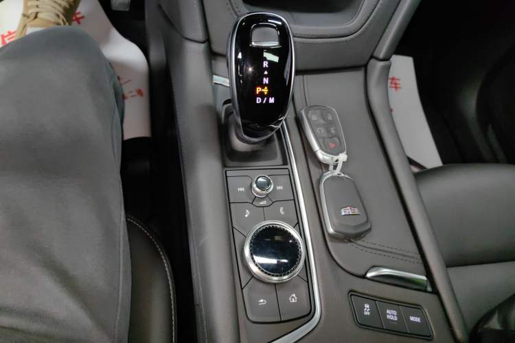 Used Cadillac XT5 2021 2.0T Two-Wheel Drive Luxury Version Gear Lever
