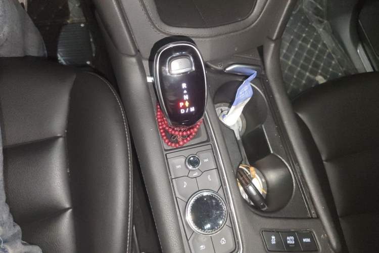 Used Cadillac XT5 2021 28T Luxury Model Gear Lever