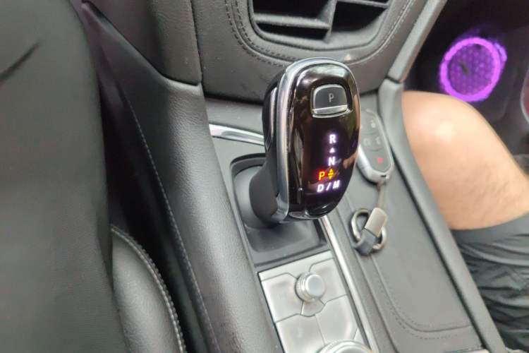 Used Cadillac XT5 2021 28T Luxury Model Gear Lever
